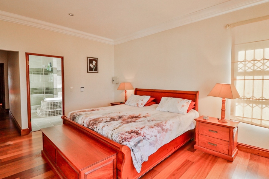 7 Bedroom Property for Sale in Myburgh Park Western Cape